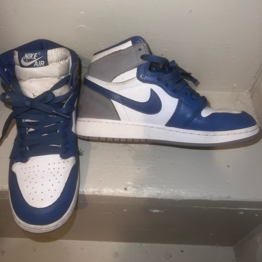 Air Jordan 1 Retro High OG 'True Blue' Used size 5Y